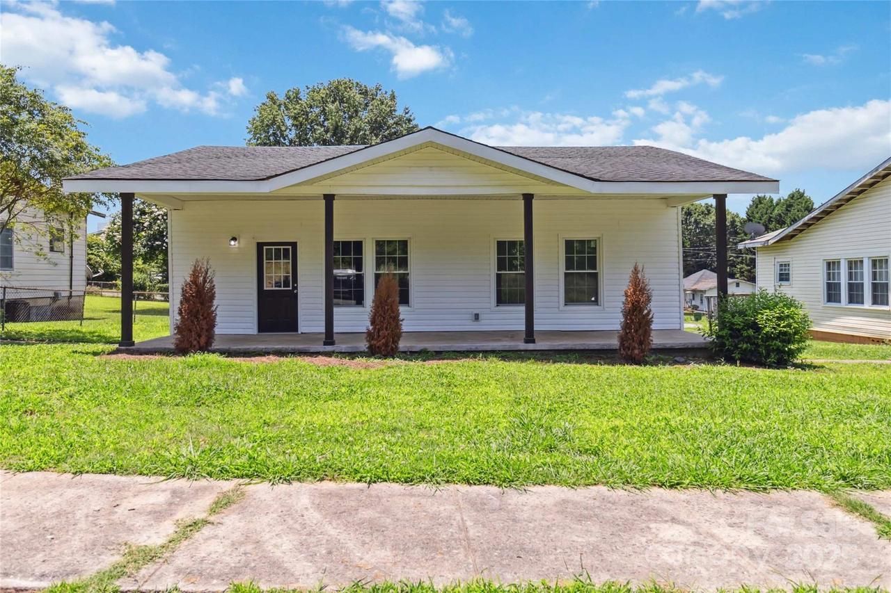 113 Woodside Ave., Gastonia, NC 28054