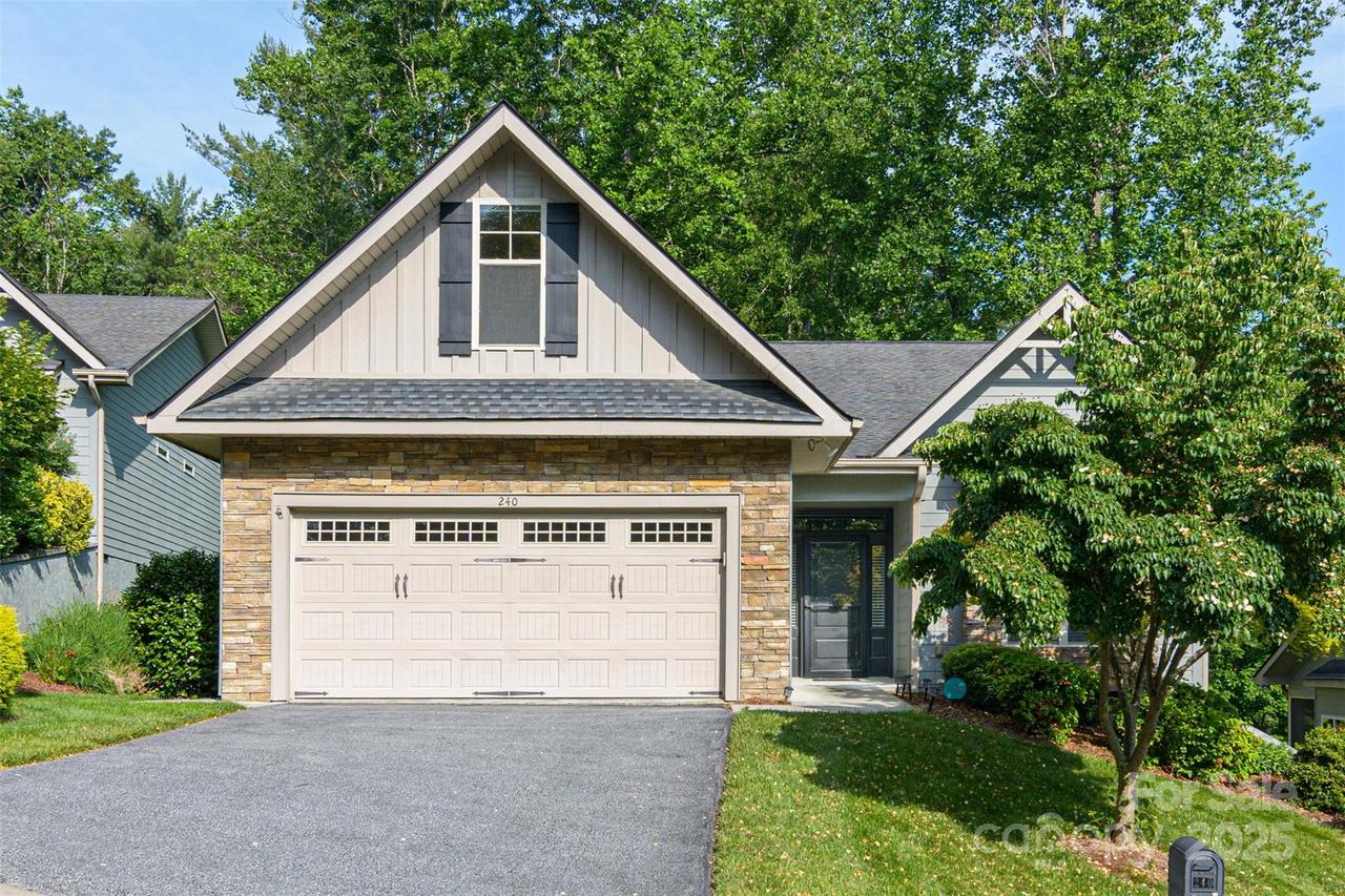 240 Waterside Dr., Hendersonville, NC 28791