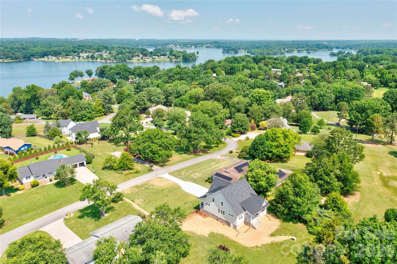 102 Starmount Dr., Kings Mountain, NC 28086