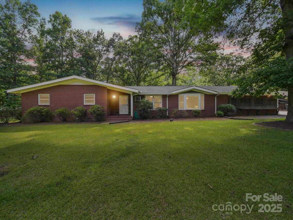 2831 Puetts Chapel Rd., Bessemer City, NC 28016