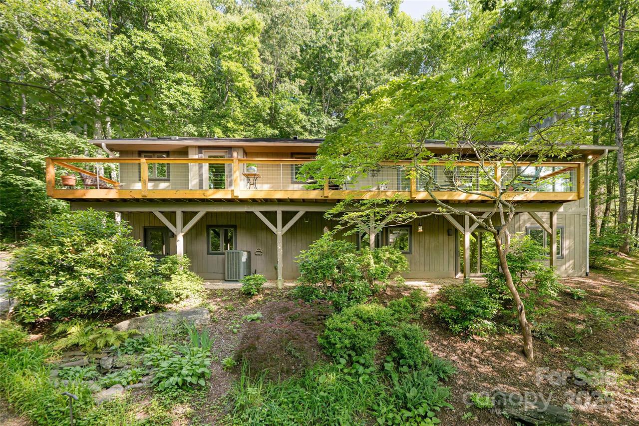 12 Beech Tree Ln., Asheville, NC 28804