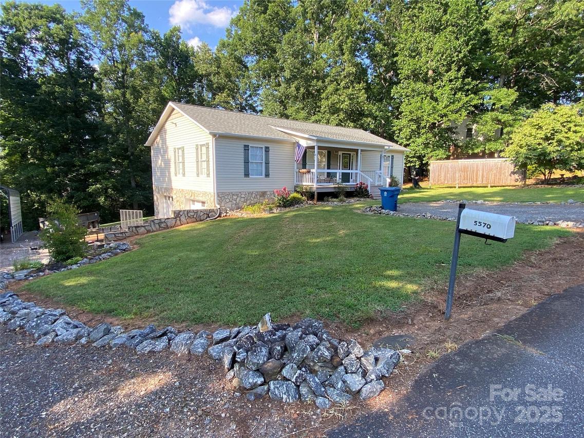 5570 George Henry Dr., Hickory, NC 28602