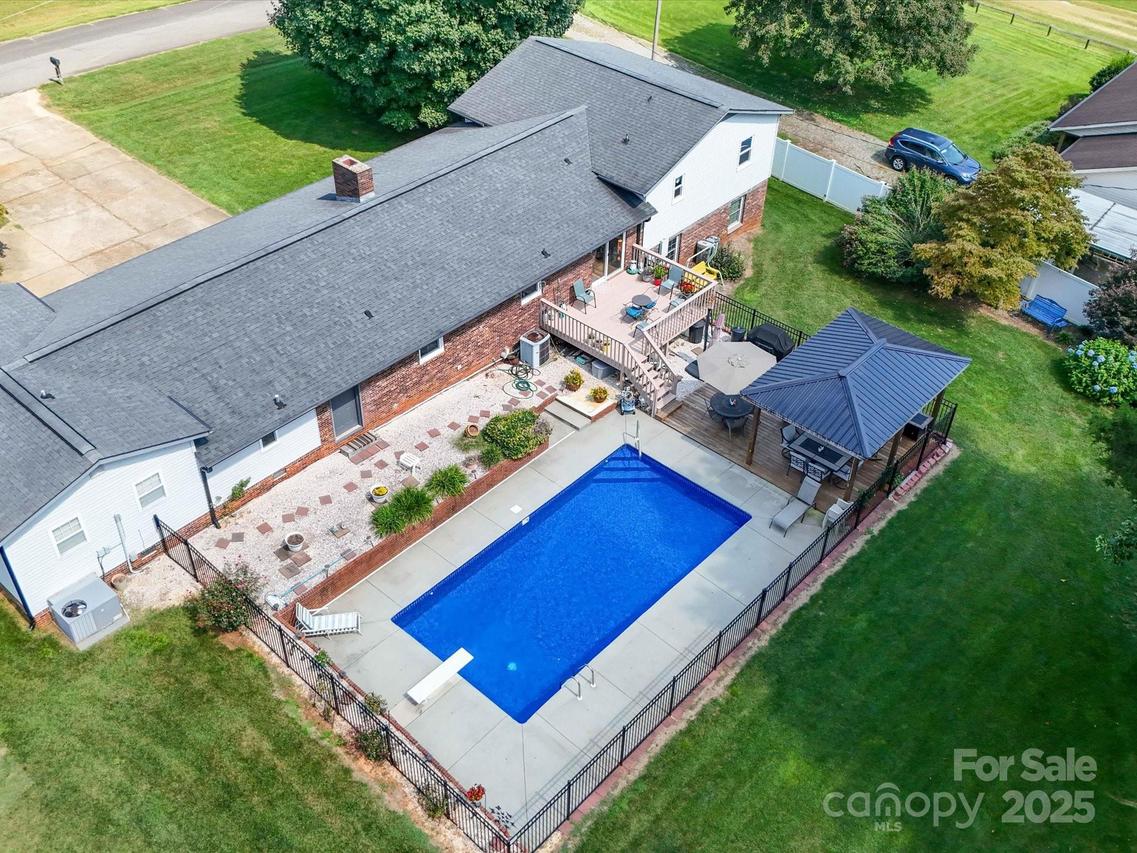 3509 Flint Dr., Statesville, NC 28677