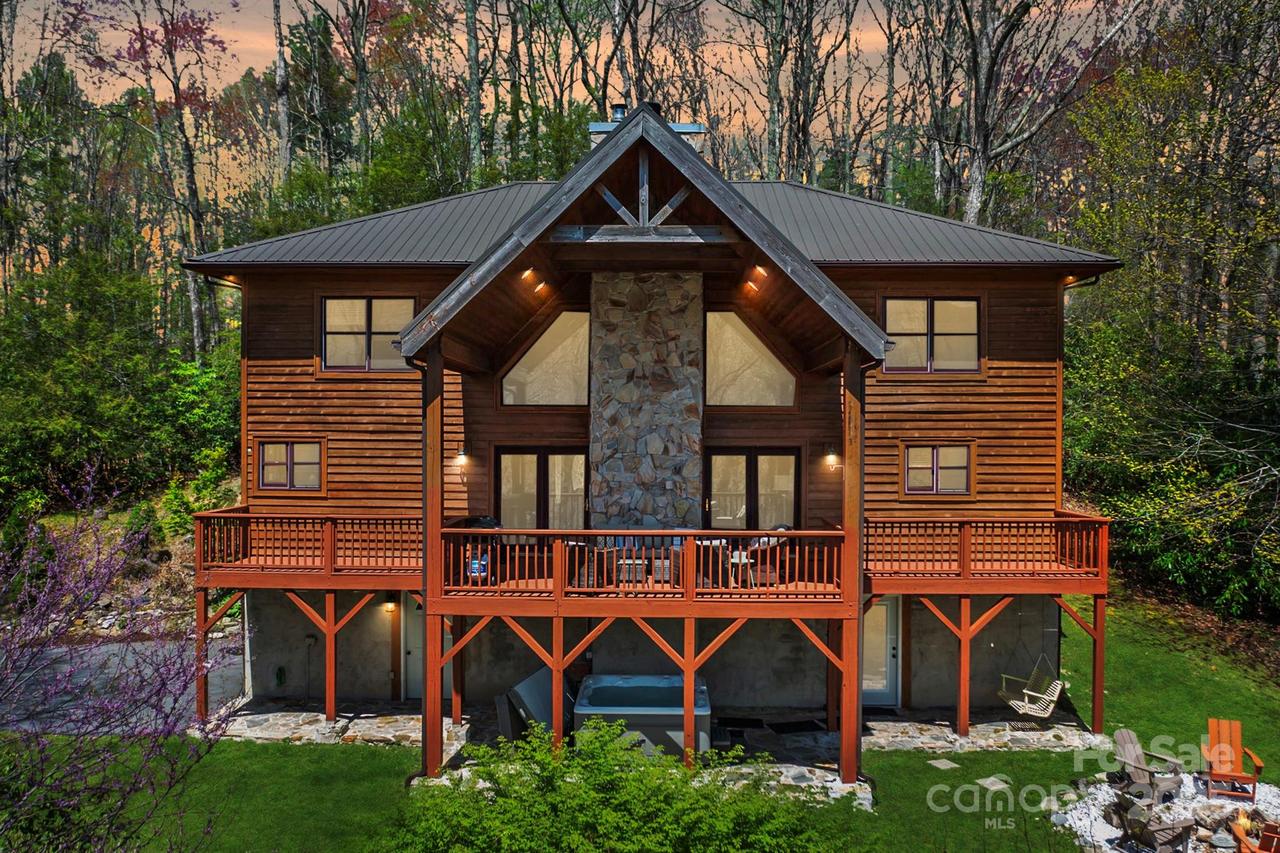 40 Ollis Ridge Ln., Elk Park, NC 28622