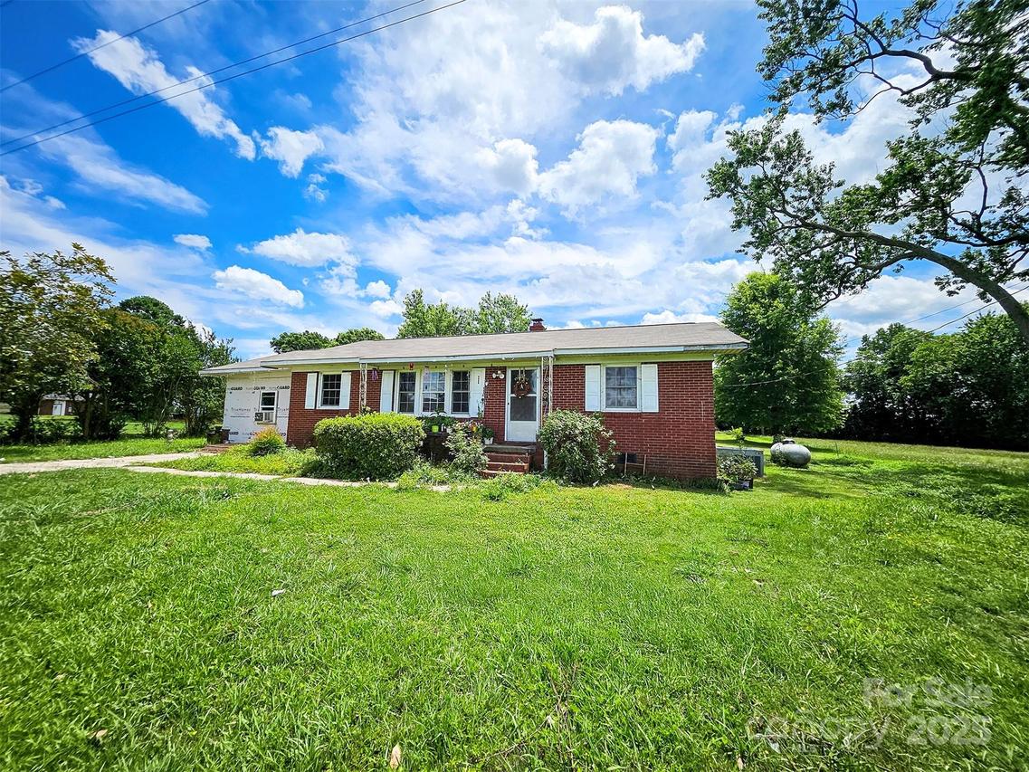1050 Old Peachland Rd., Marshville, NC 28103