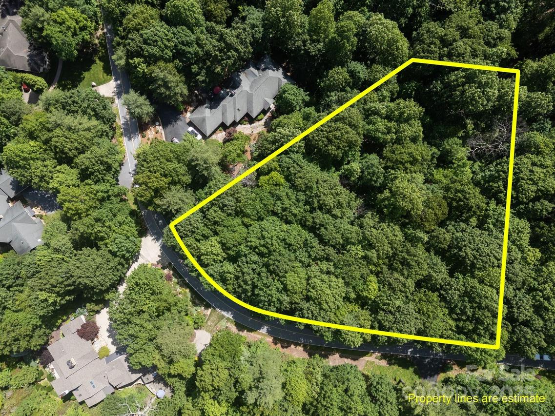 360 Kenmure Dr., Flat Rock, NC 28731