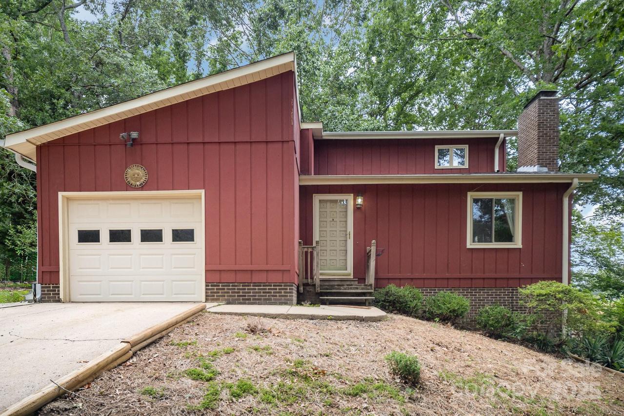 110 Hidden Valley St., Cherryville, NC 28021