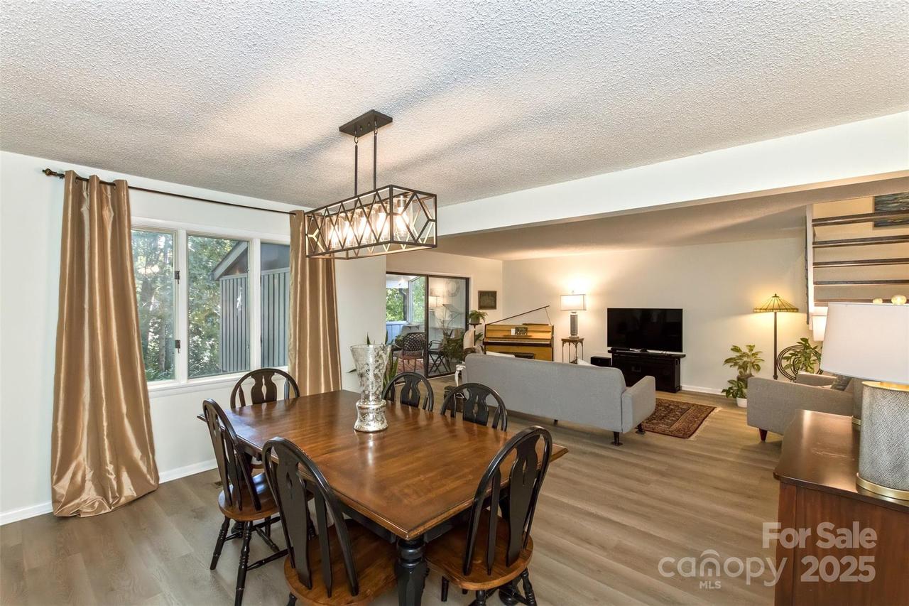 503 Crowfields Ln., Asheville, NC 28803