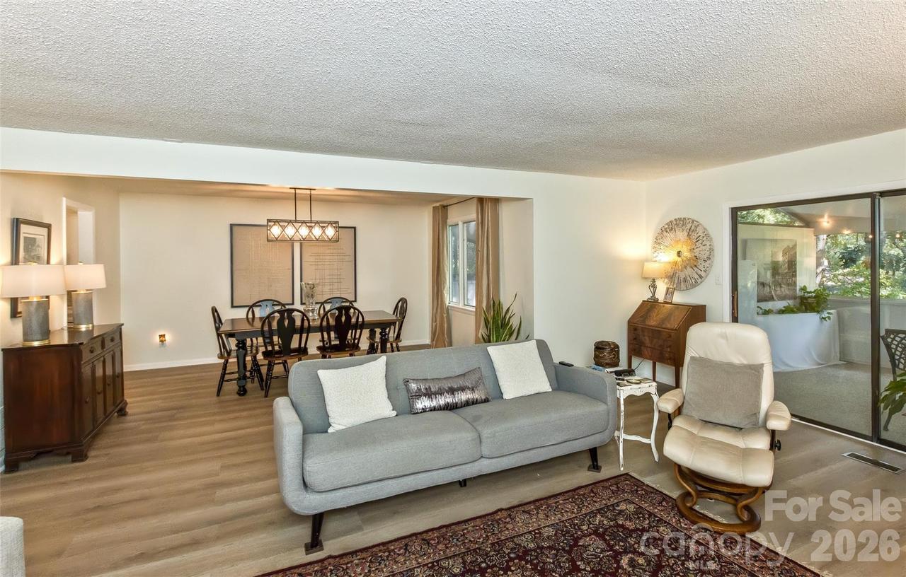 503 Crowfields Ln., Asheville, NC 28803