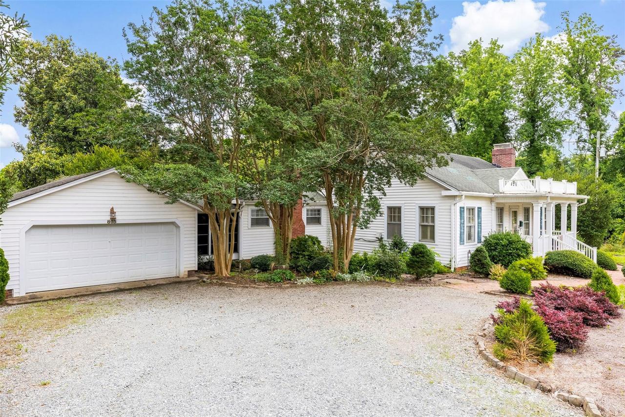 805 S Main St., Mount Holly, NC 28120