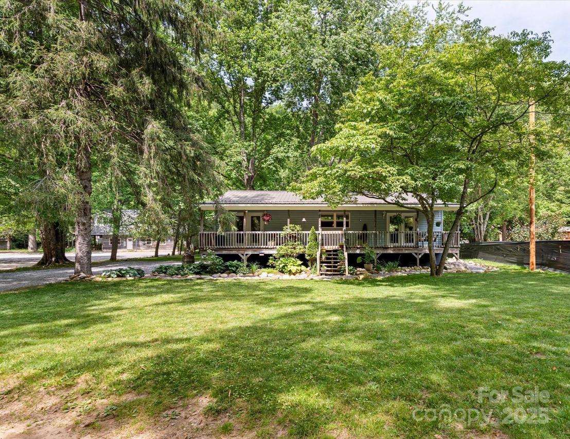 23 Mountain Meadow Ln., Canton, NC 28716
