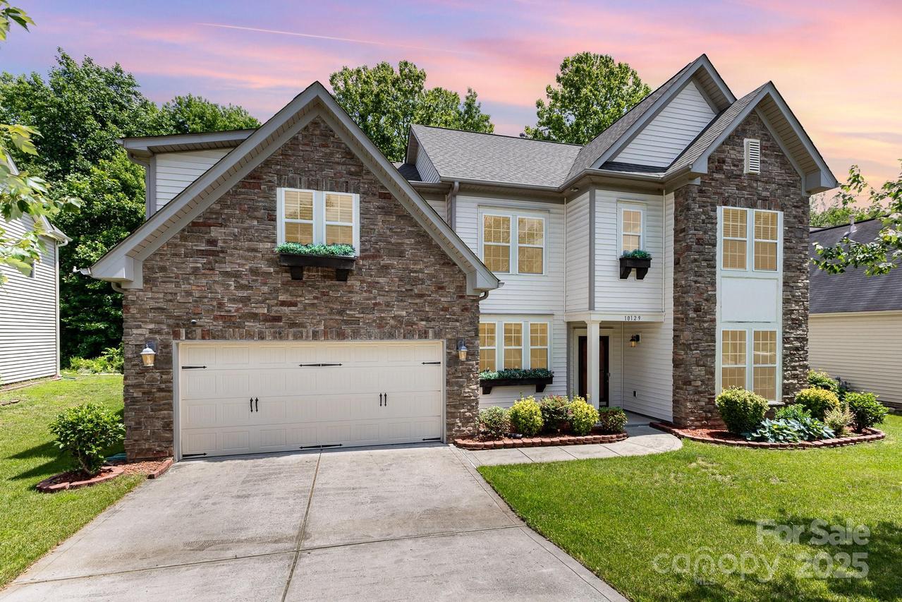 10129 Loch Lomond Dr., Charlotte, NC 28278