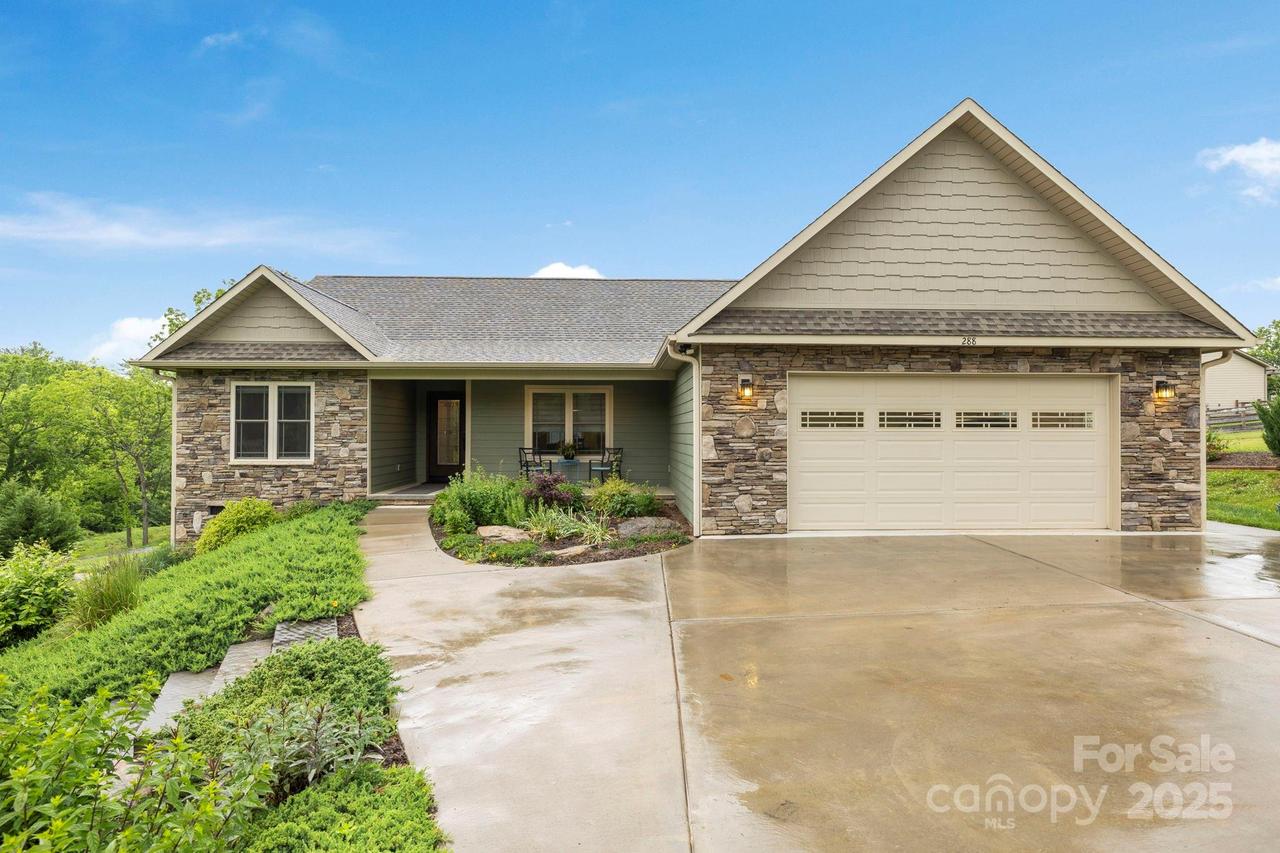 288 Ollie Weaver Rd., Weaverville, NC 28787
