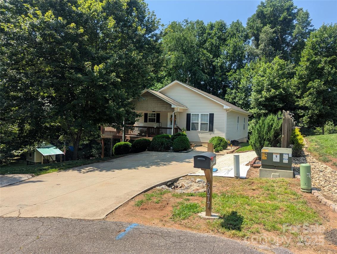 5077 Edney Ct., Granite Falls, NC 28630
