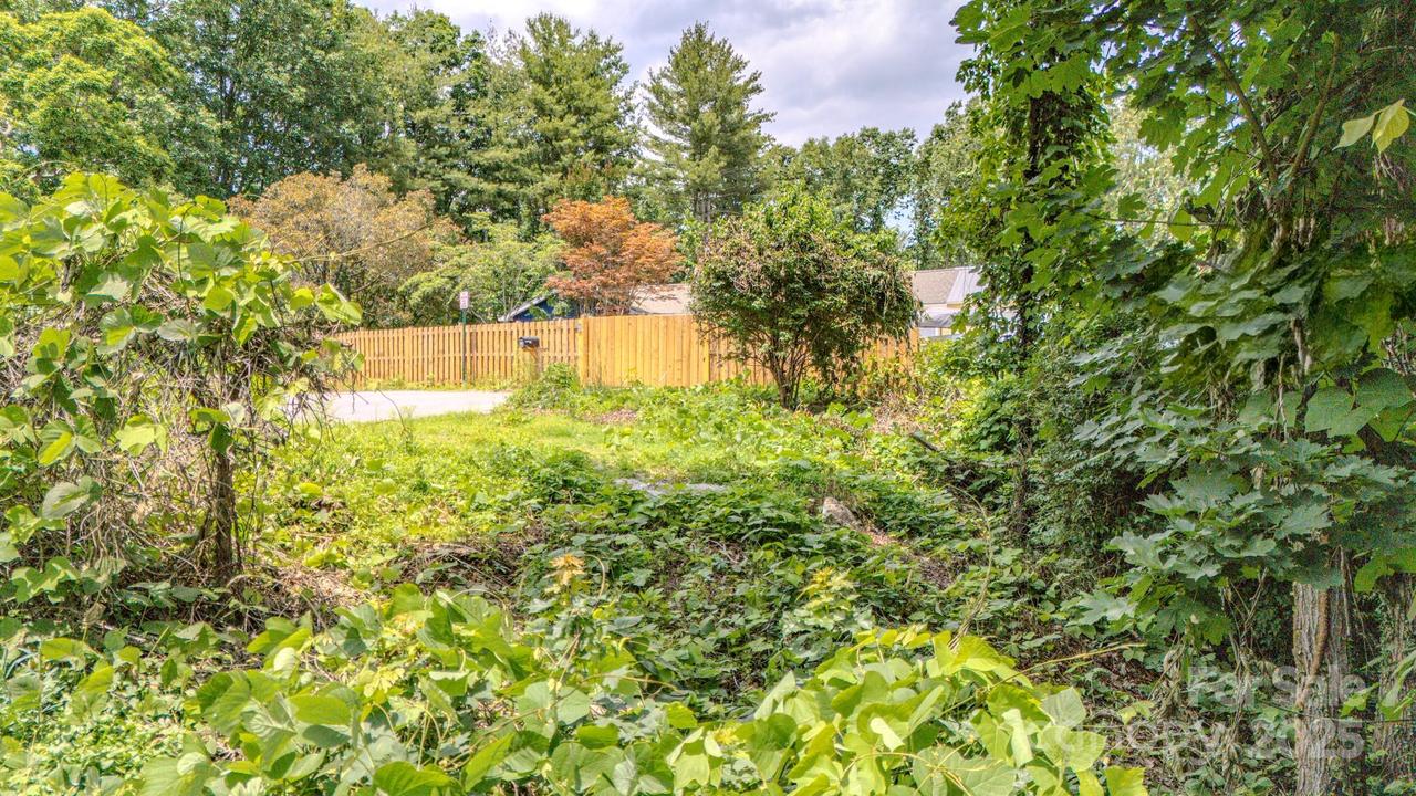 99999 Westchester Dr., Asheville, NC 28803