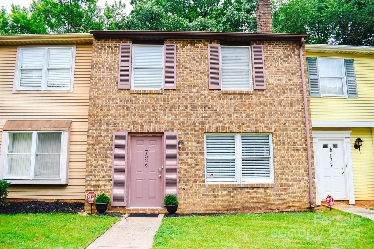 7526 Holly Grove Ct., Charlotte, NC 28227