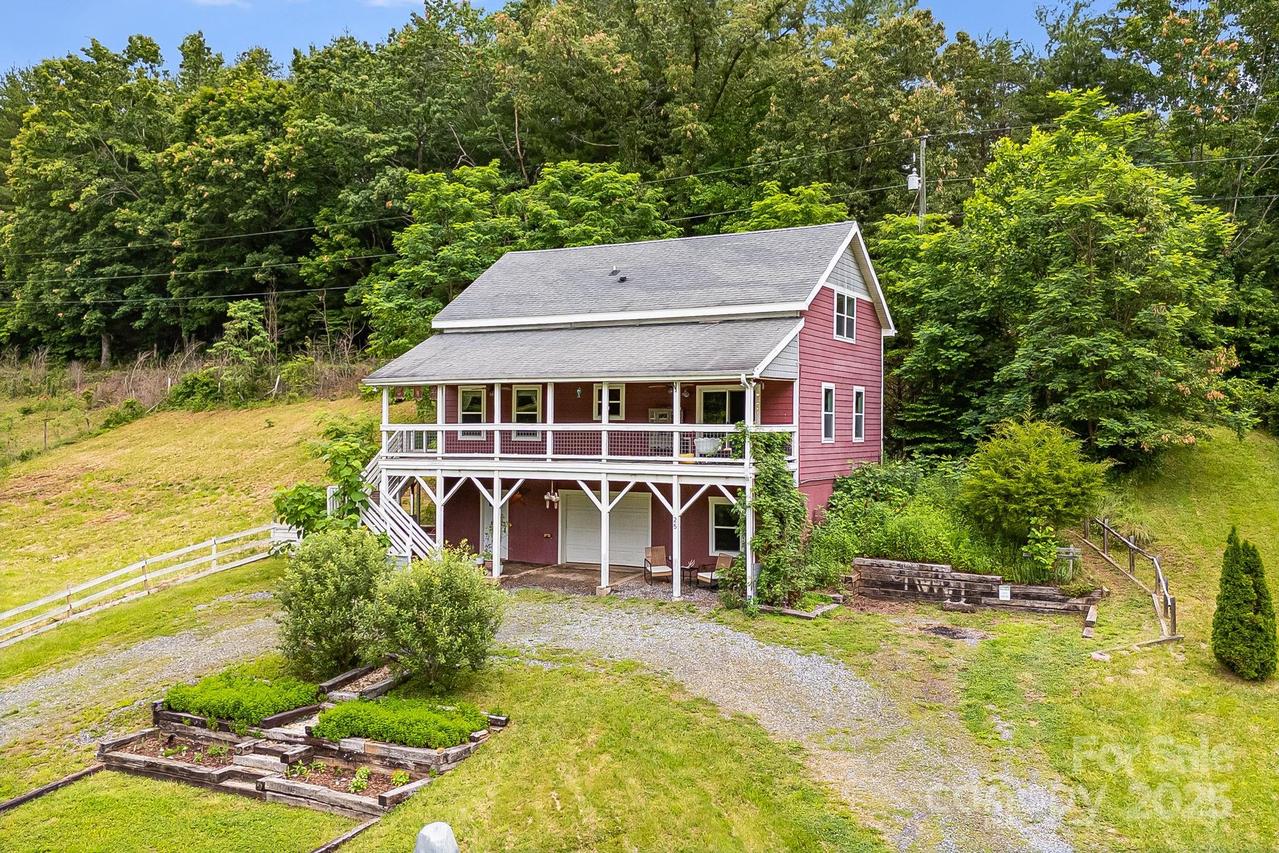 25 Frannys Farm Rd., Leicester, NC 28748