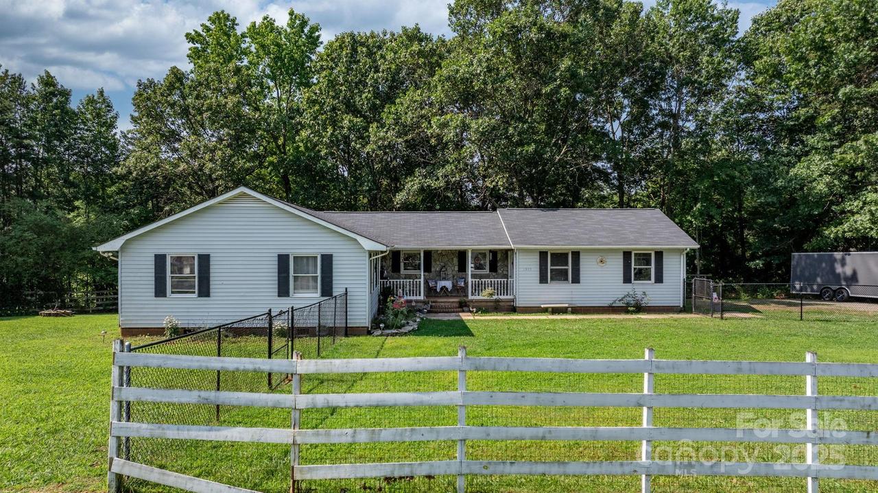 4395 Burton Dr., Maiden, NC 28650
