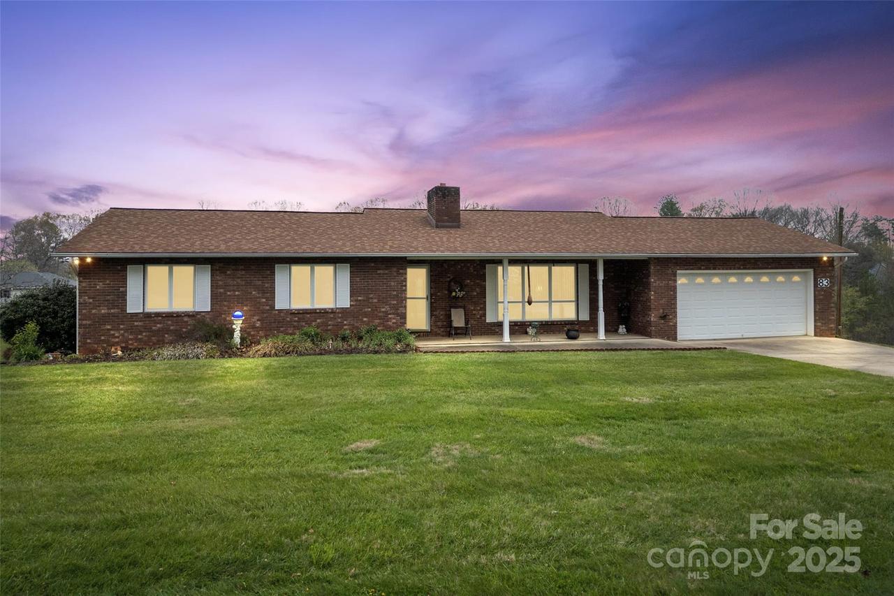 83 Overlook Dr., Leicester, NC 28748