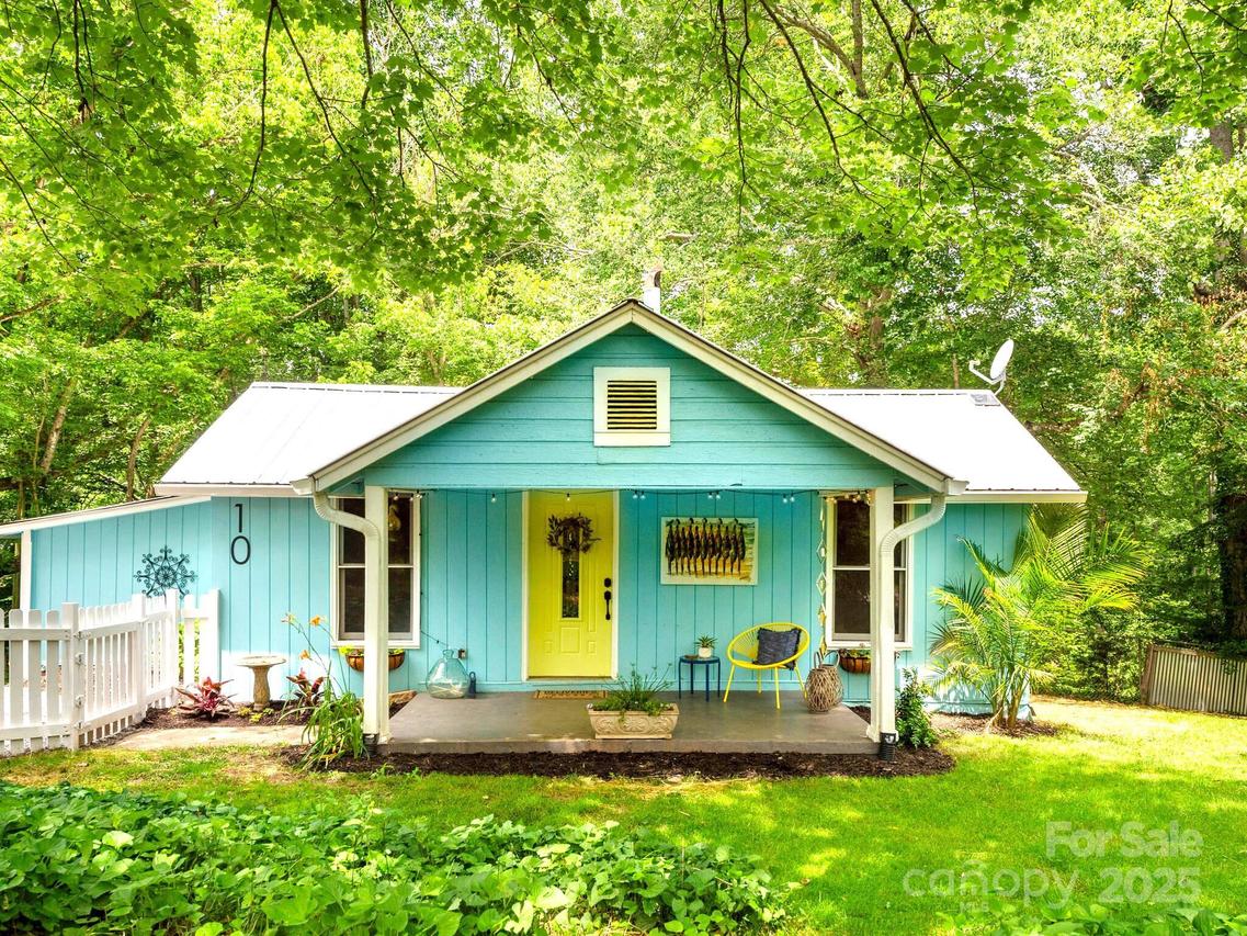 10 City View Dr., Asheville, NC 28804