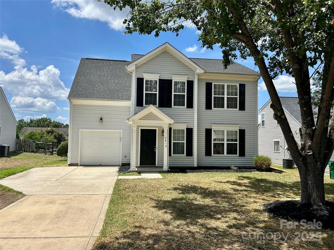2819 Cougar Hill Ct., Charlotte, NC 28216