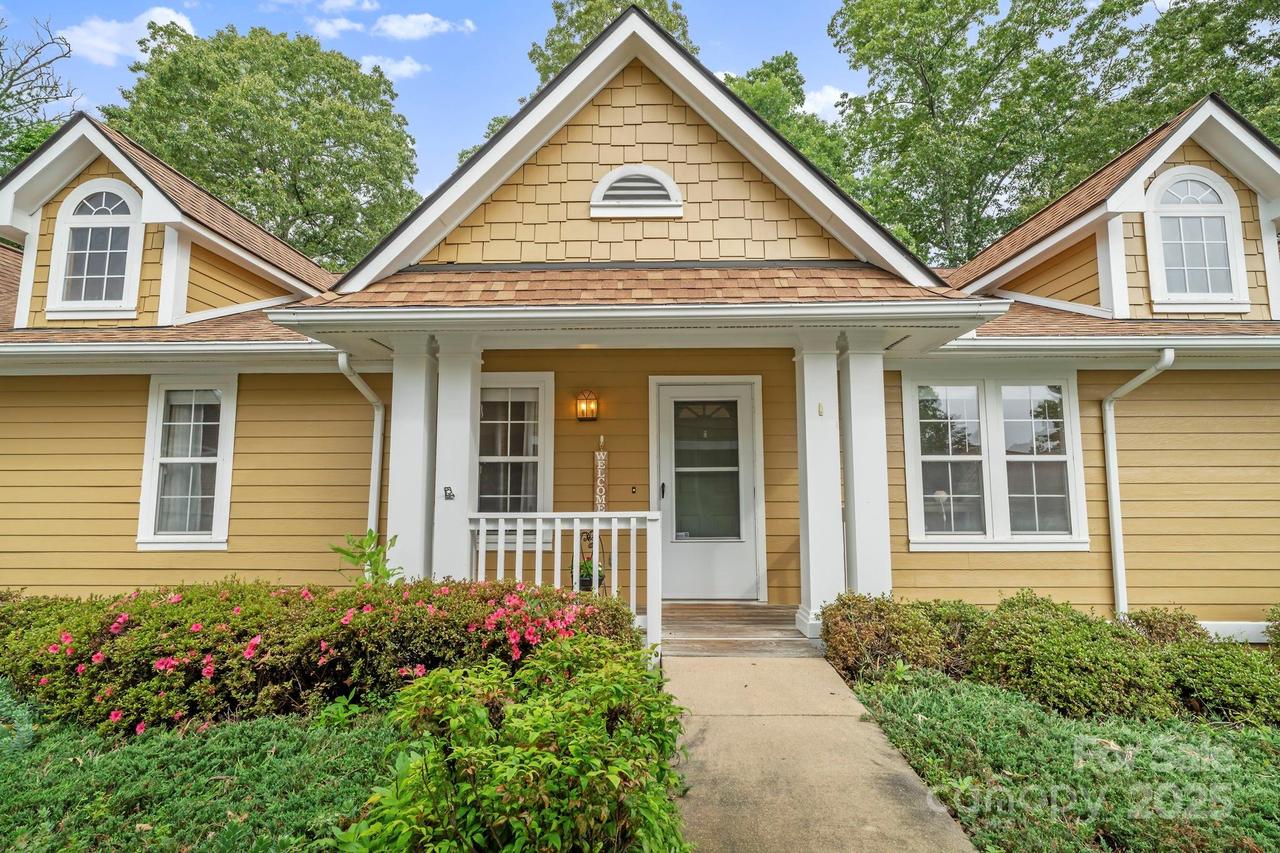 702 Woodlea Ct., Asheville, NC 28806