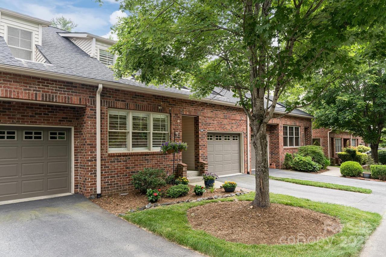 176 B Wash Creek Dr., Hendersonville, NC 28739
