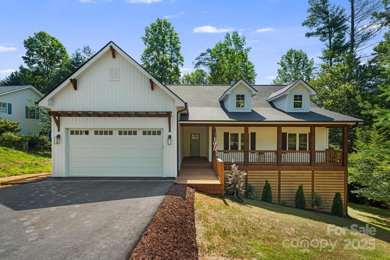 96 Sunset Ridge Dr., Etowah, NC 28729
