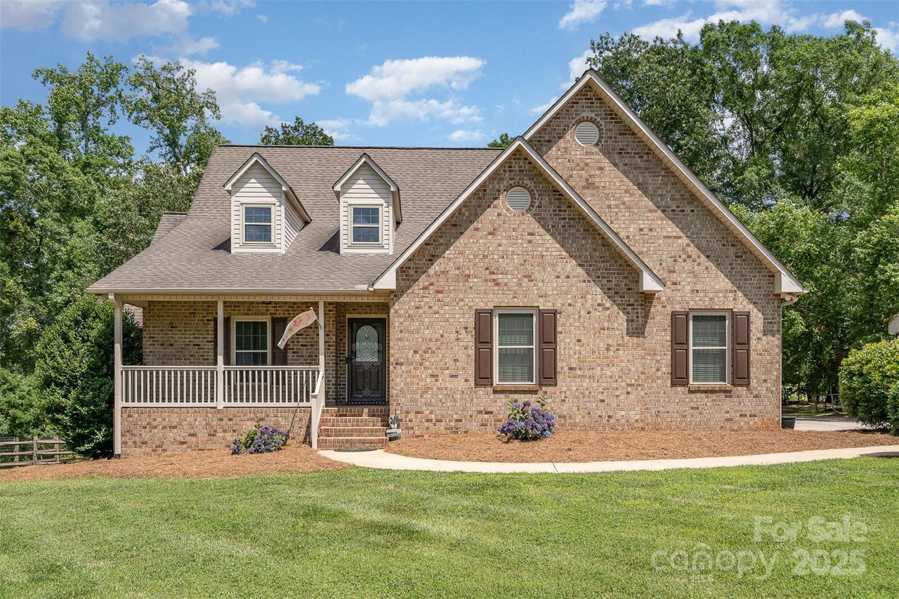 135 Oak Creek Dr., Rockwell, NC 28138