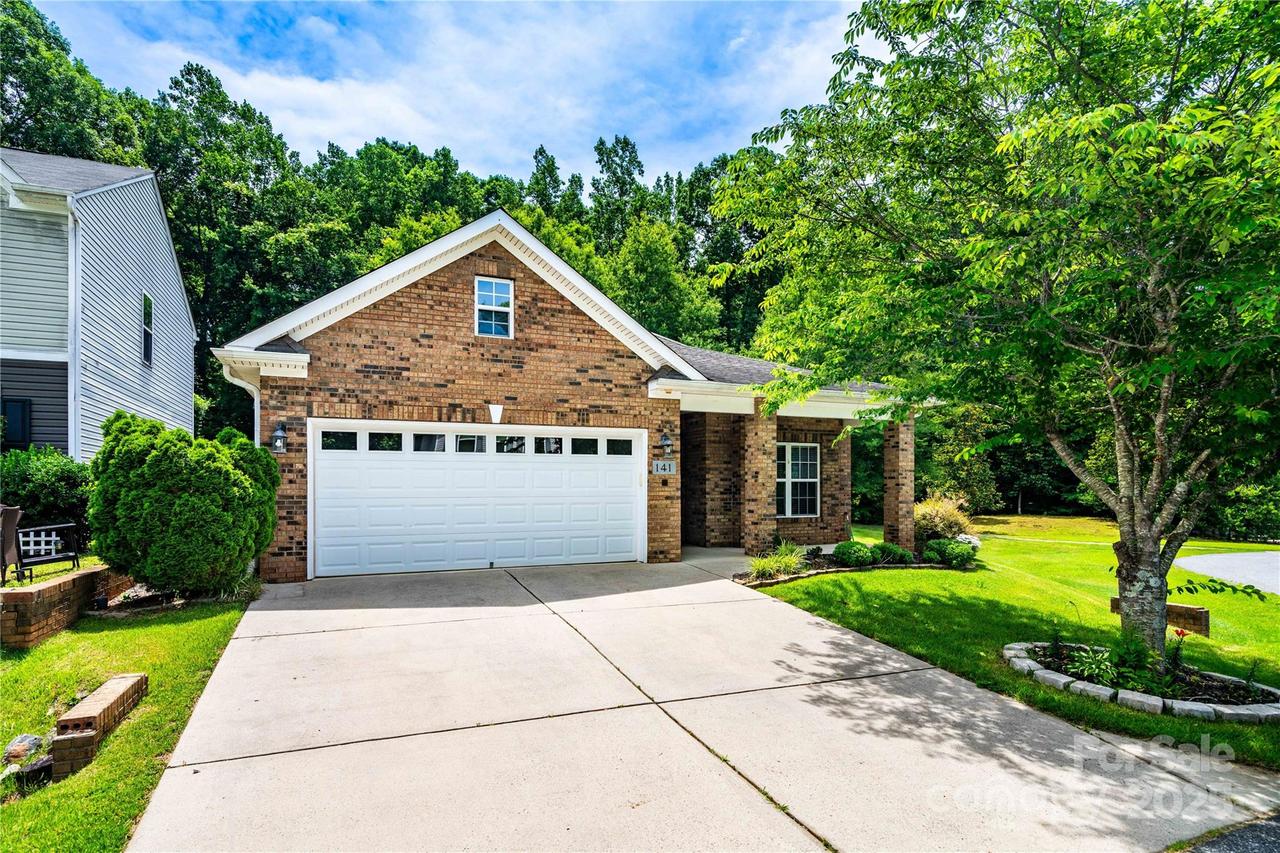 141 Aberdeen Dr., Troutman, NC 28166