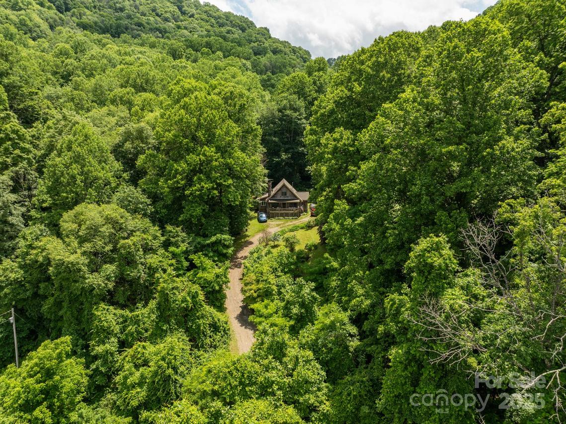 687 Willow Creek Rd., Leicester, NC 28748