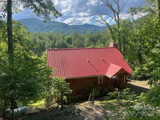 409 Hamlet Dr., Burnsville, NC 28714