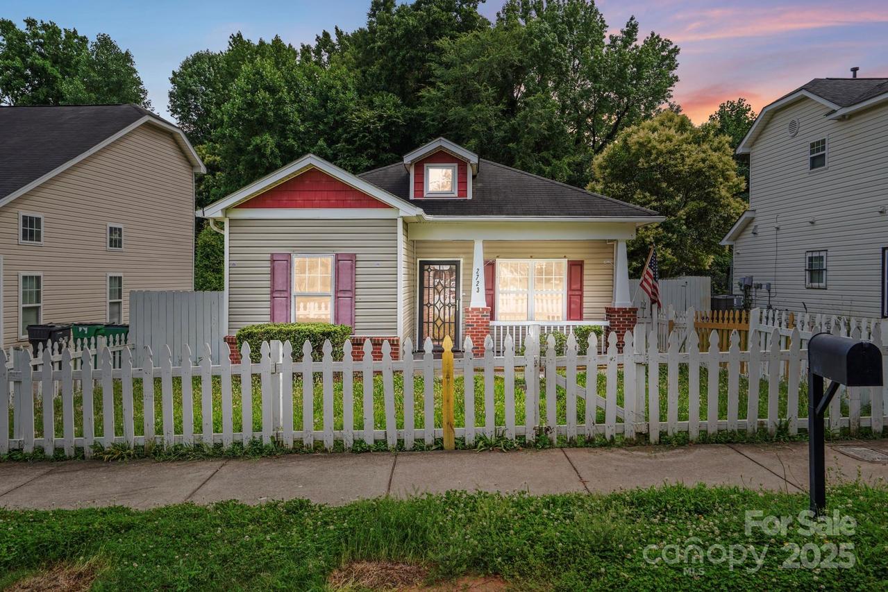 2723 Craddock Ave., Charlotte, NC 28208