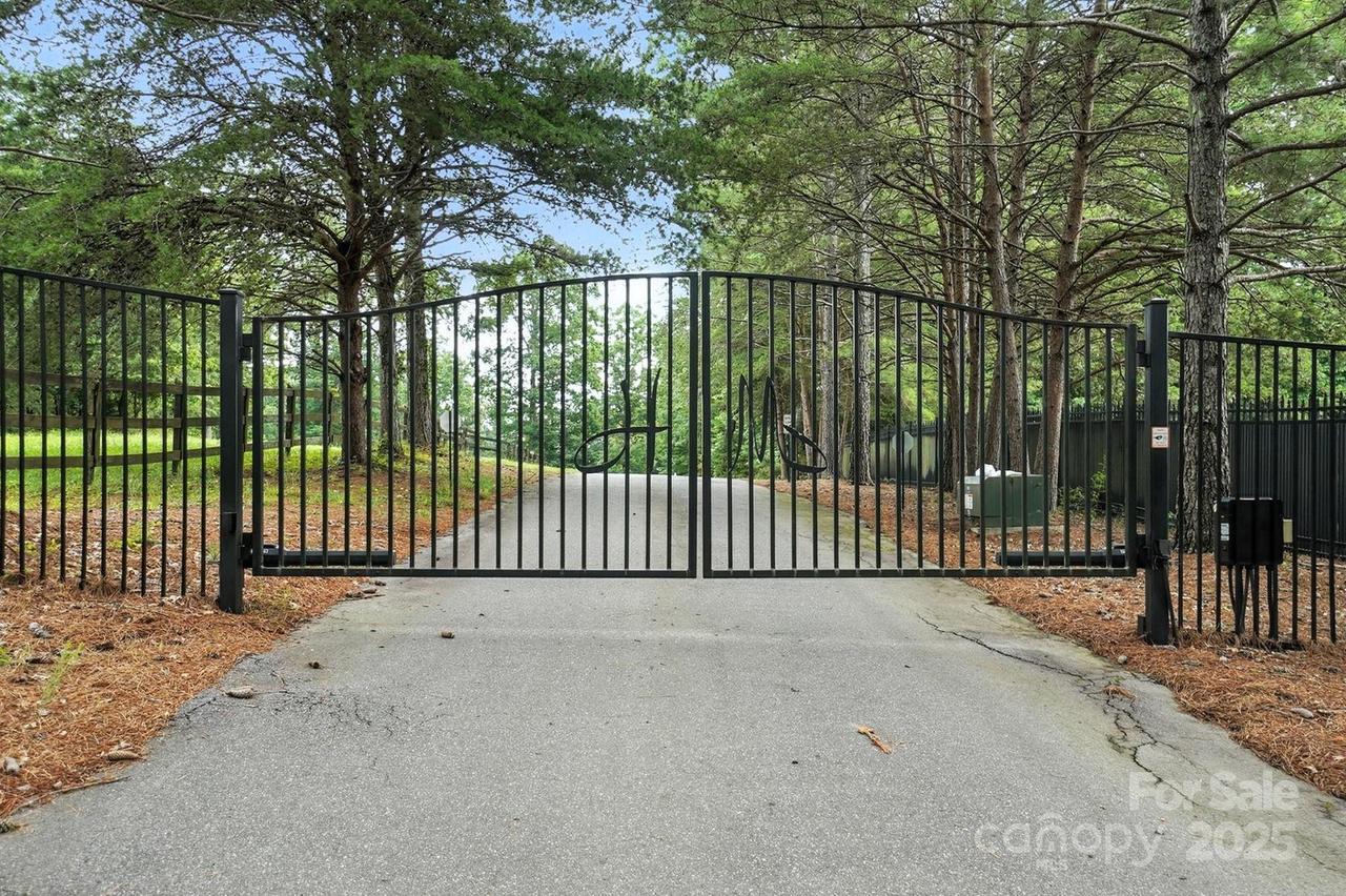 6 Hager Mountain Ln., Iron Station, NC 28080