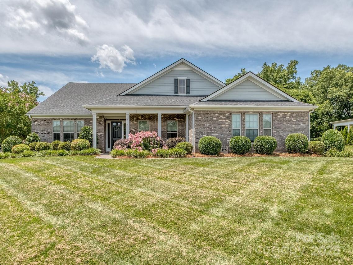 314 Candella Dr., Matthews, NC 28104