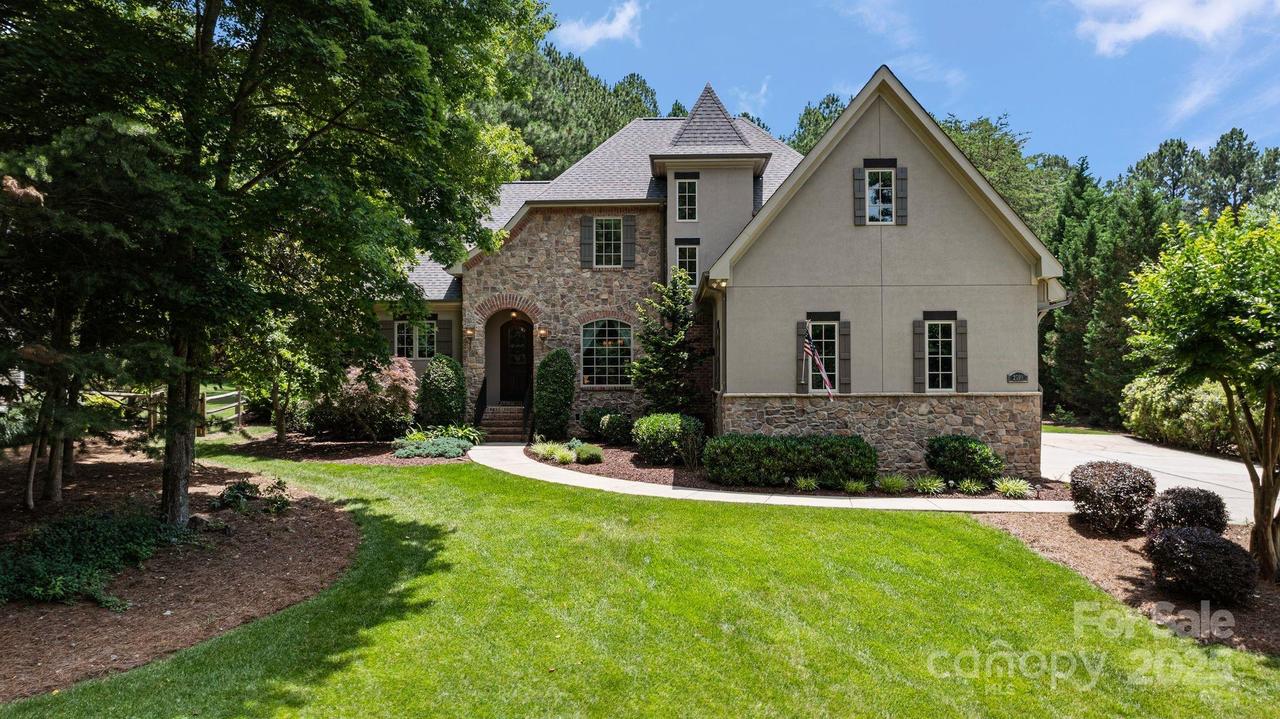 2590 Berne Ln., Sherrills Ford, NC 28673