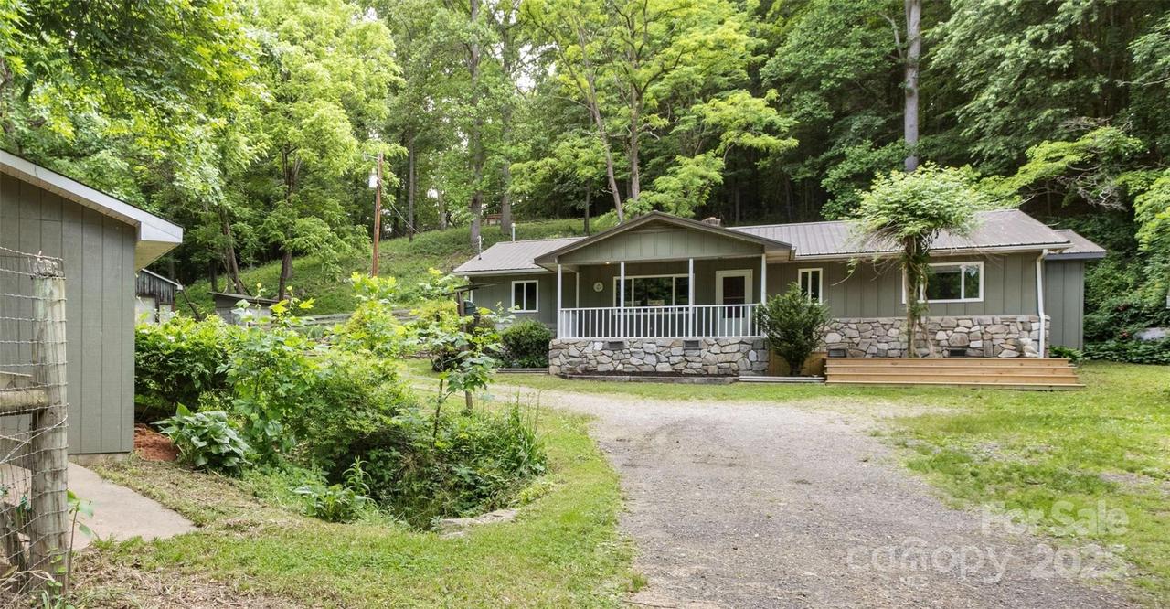 155 Old Starnes Cove Rd., Asheville, NC 28806