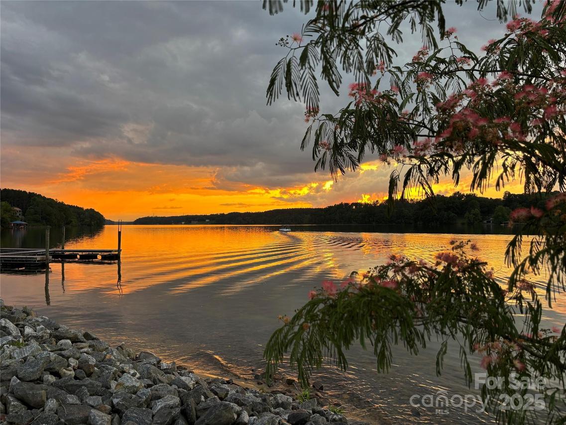 2926 E Paradise Harbor Dr. #193, Connelly Springs, NC 28612