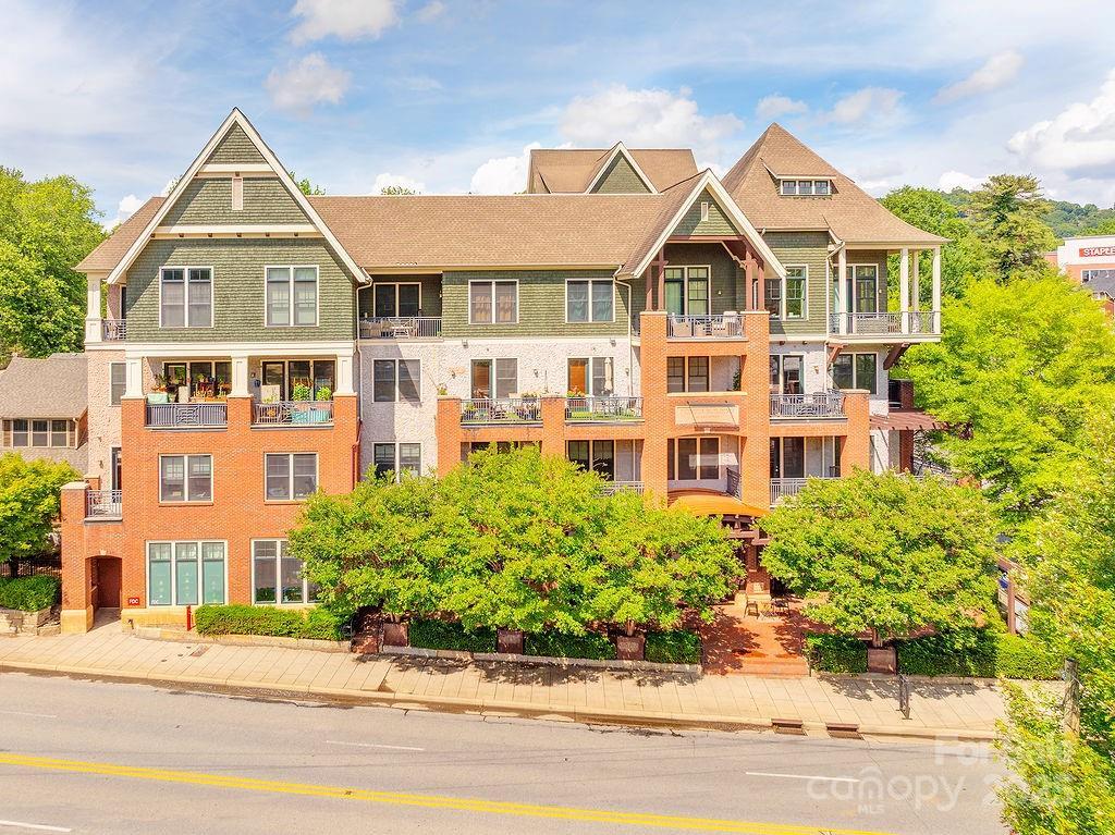 190 Broadway St. #409, Asheville, NC 28801