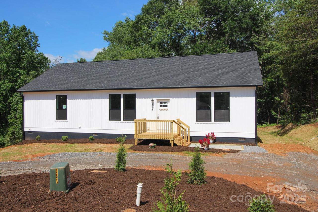 3119 Peaceful Meadows Dr., Morganton, NC 28655