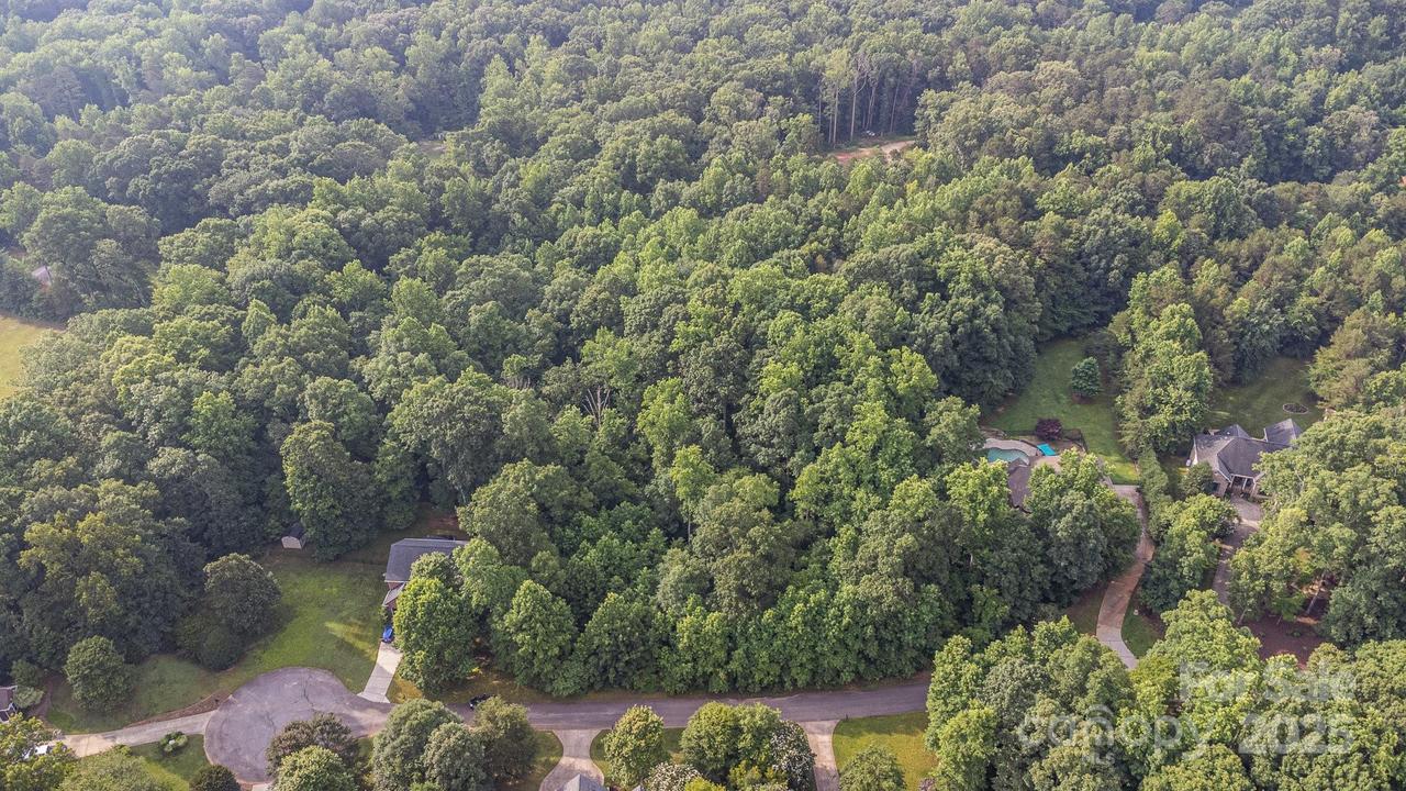 524 Shady Oaks Dr., Stanley, NC 28164