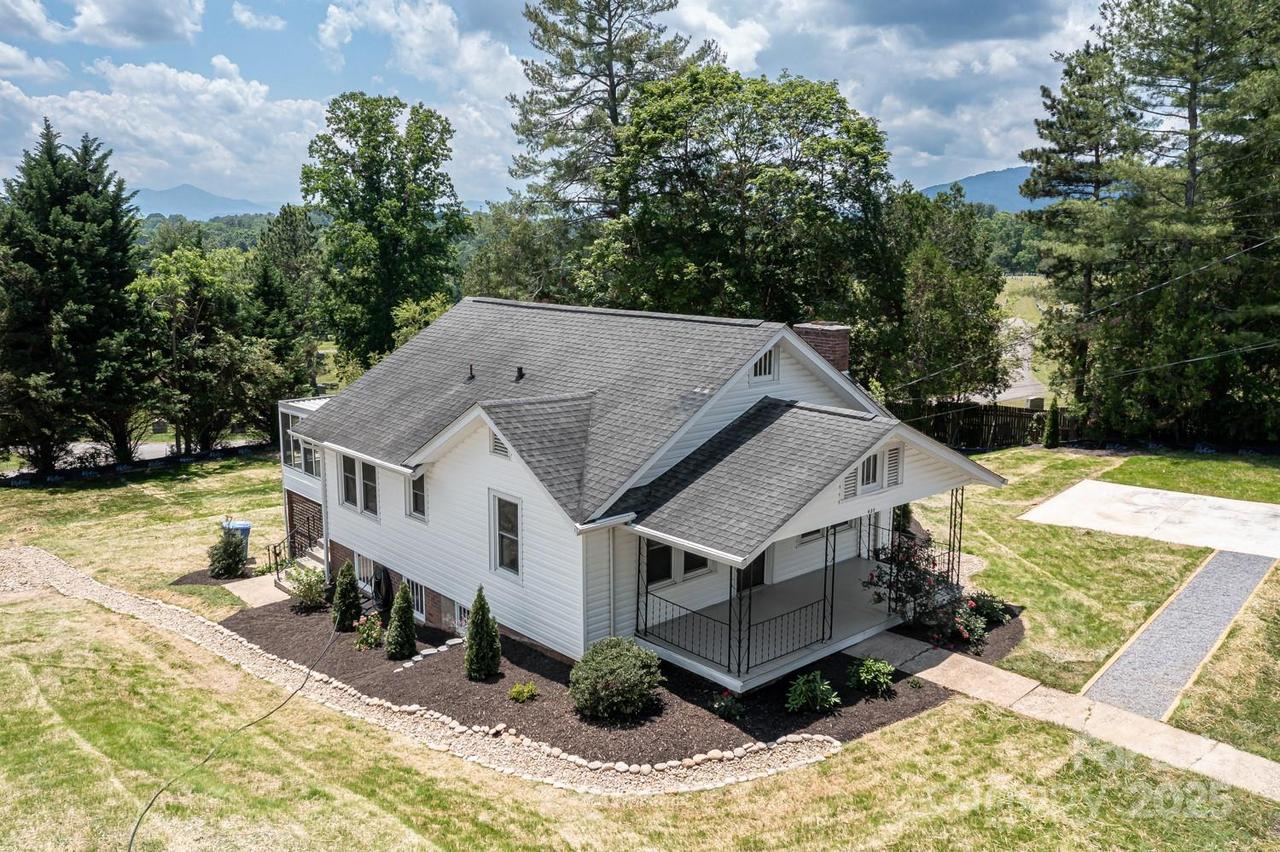 438 Hazel Mill Rd., Asheville, NC 28806