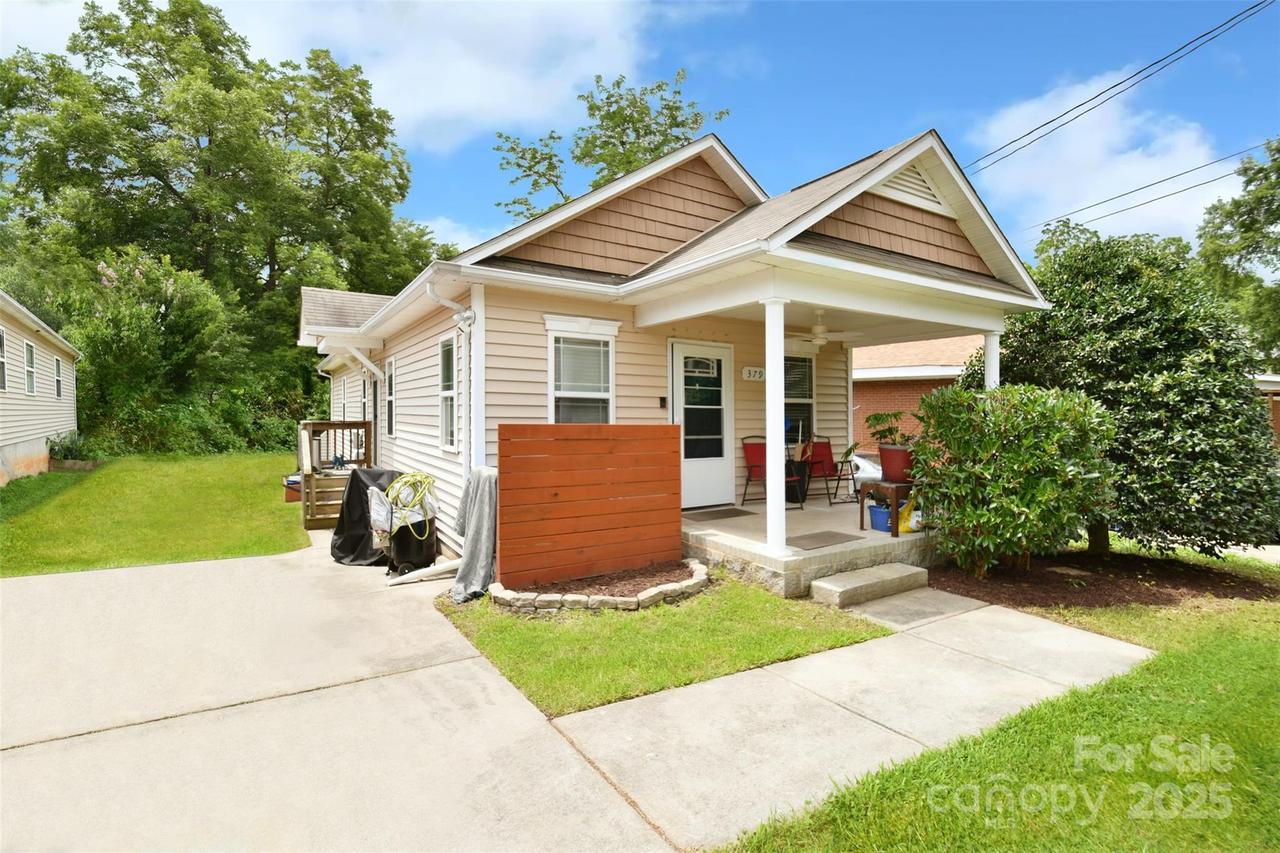 379 Sharpe St., Mooresville, NC 28115