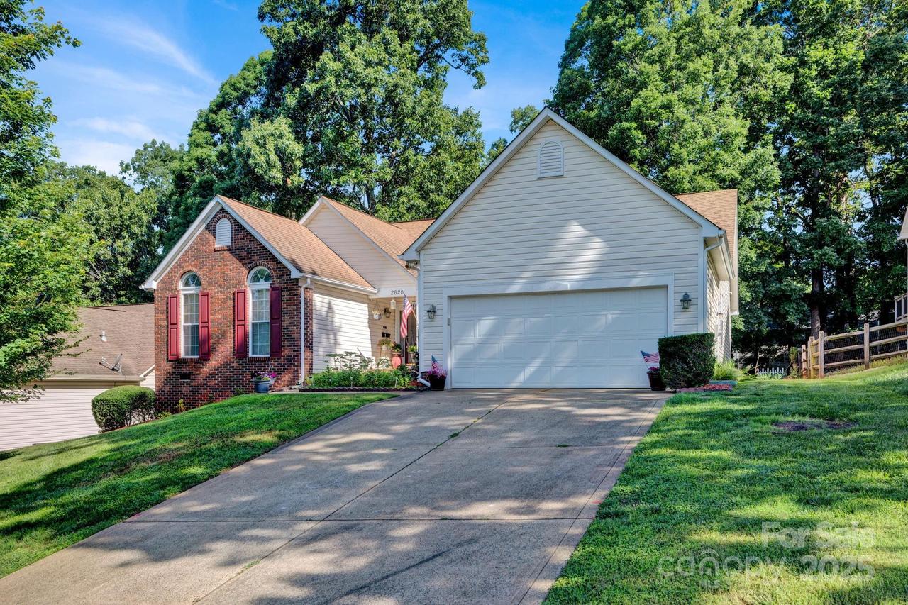 2620 Yarrow Rd., Charlotte, NC 28213