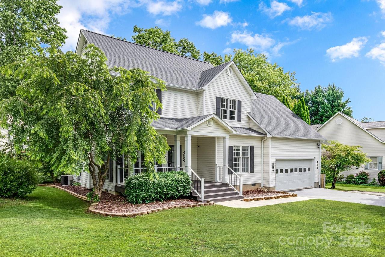 12 Eden Glen Rd., Black Mountain, NC 28711