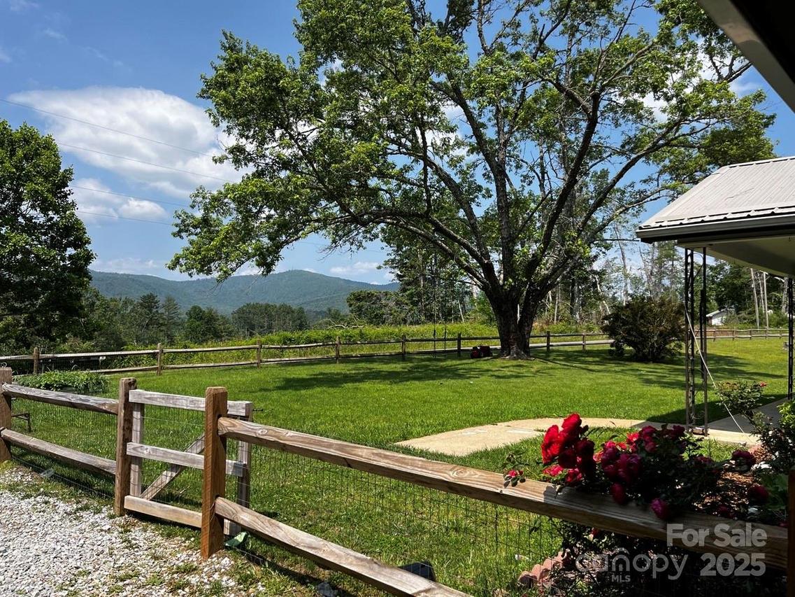 1649 Carters Ridge Rd., Spruce Pine, NC 28777