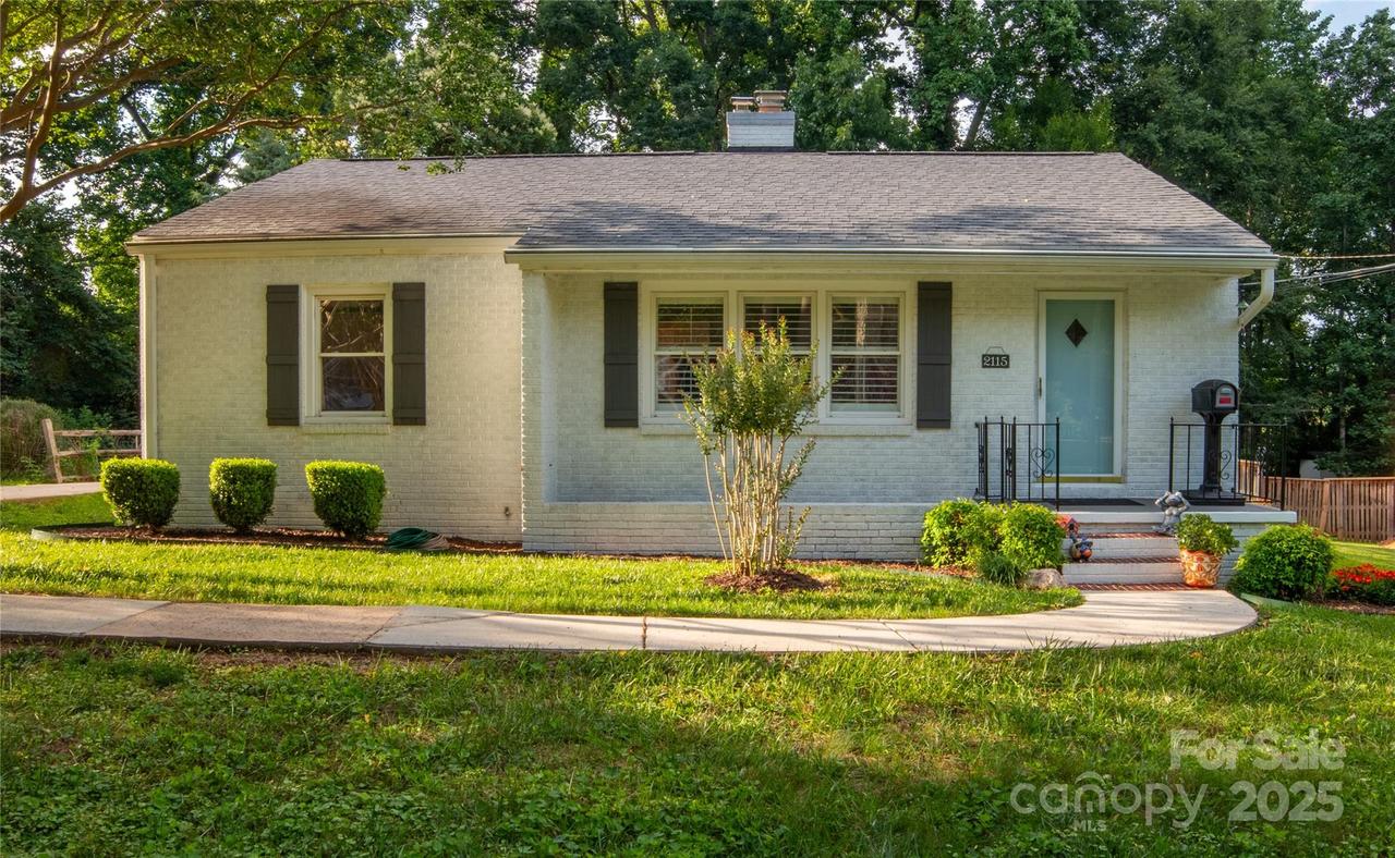 2115 Arnold Dr., Charlotte, NC 28205