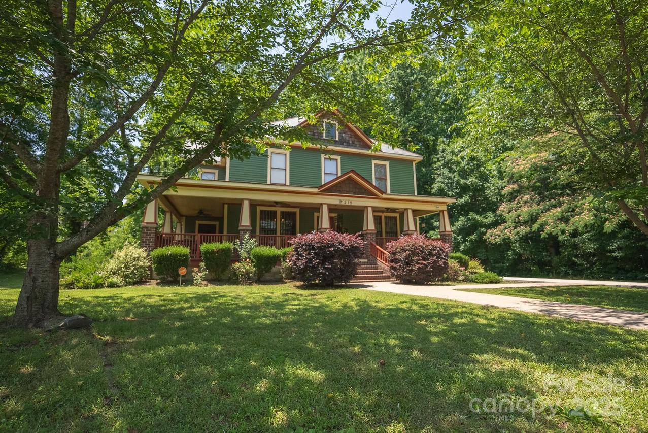 215 W Eastway Drive Dr., Charlotte, NC 28213