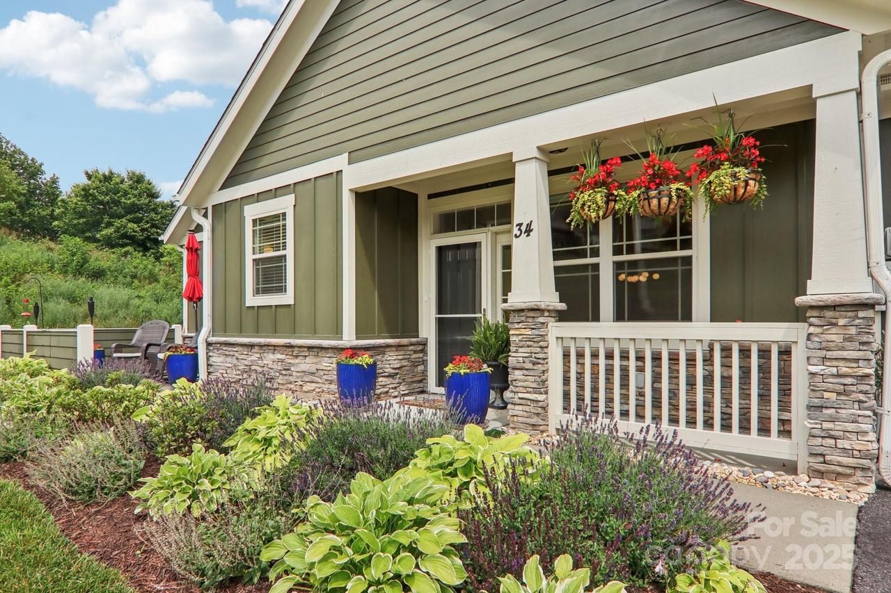 34 Brookstone Pl., Candler, NC 28715