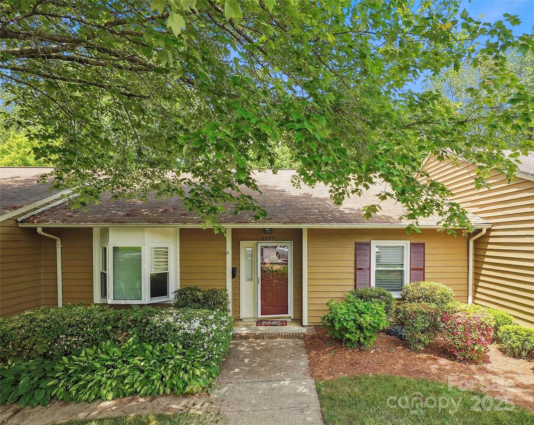 8322 Summerglen Cir., Charlotte, NC 28227
